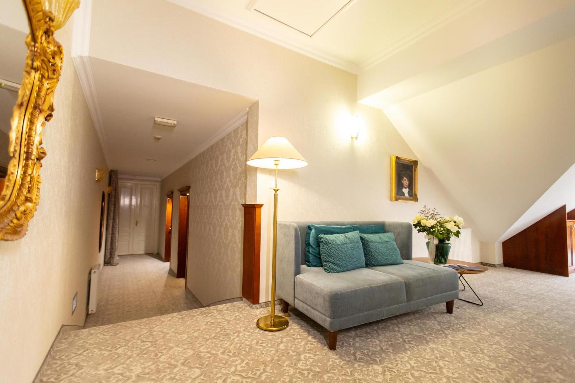 Hotel Waldinger Osijek Bagian luar foto
