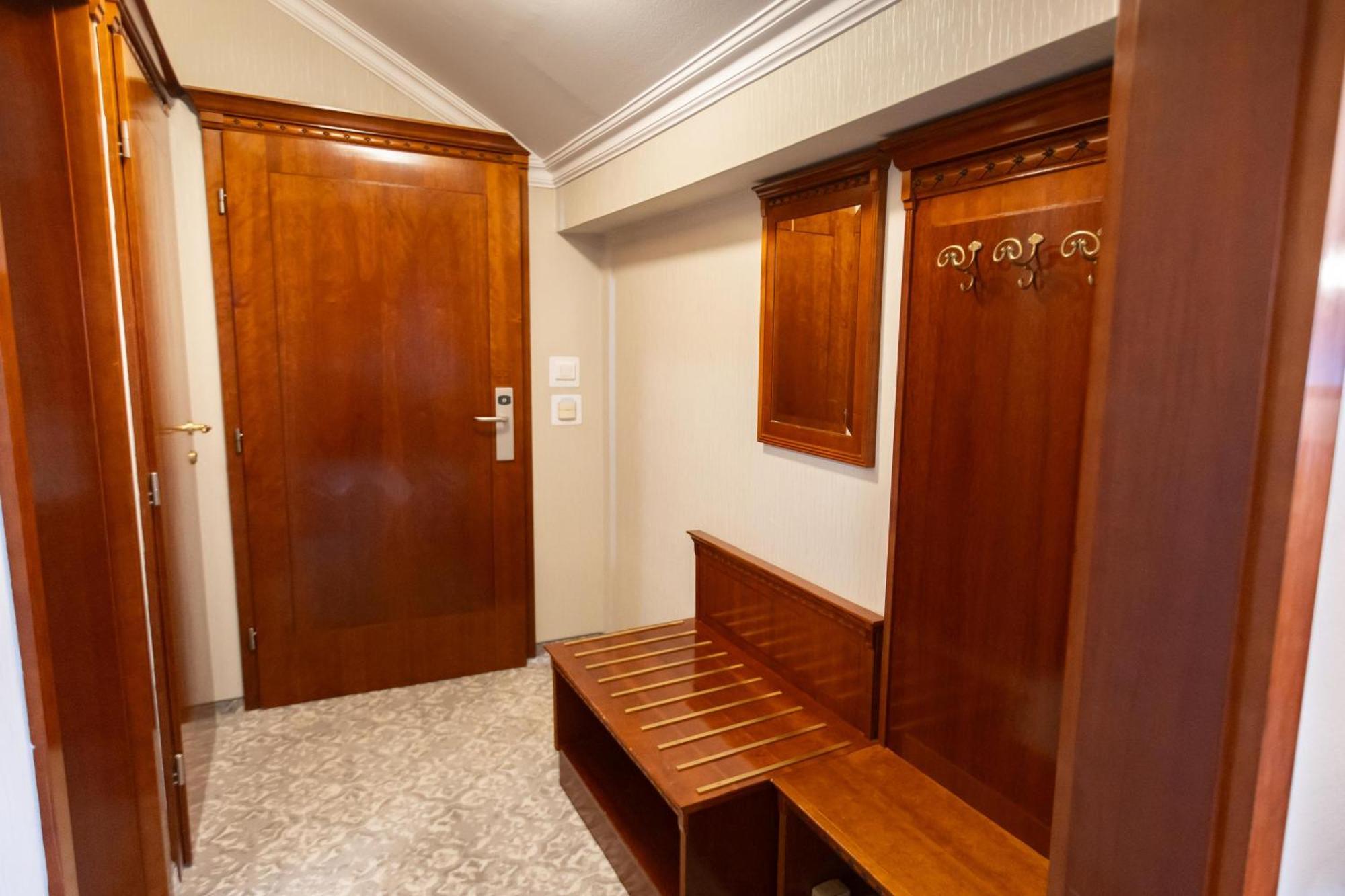 Hotel Waldinger Osijek Bagian luar foto