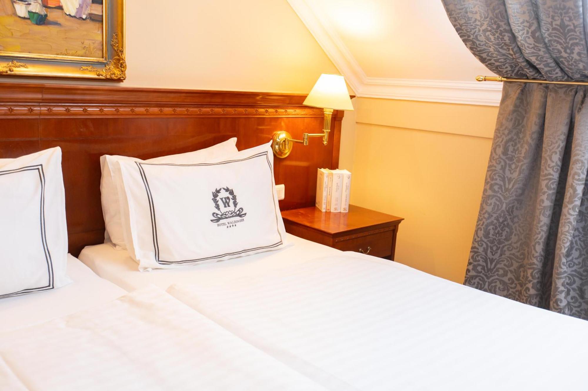 Hotel Waldinger Osijek Bagian luar foto