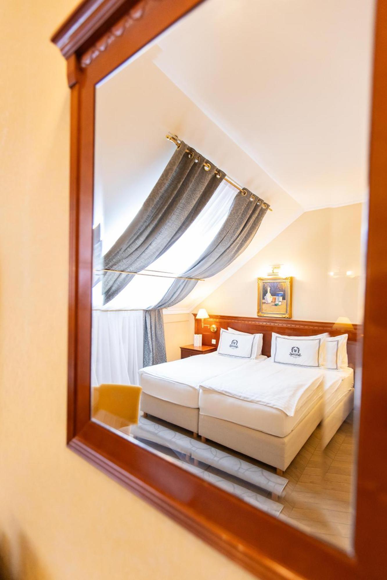 Hotel Waldinger Osijek Bagian luar foto