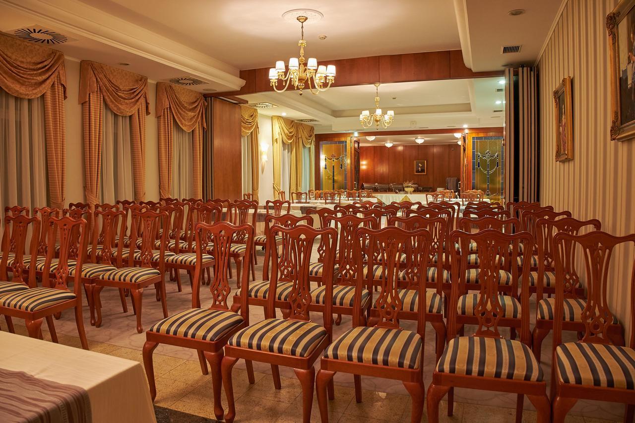 Hotel Waldinger Osijek Bagian luar foto