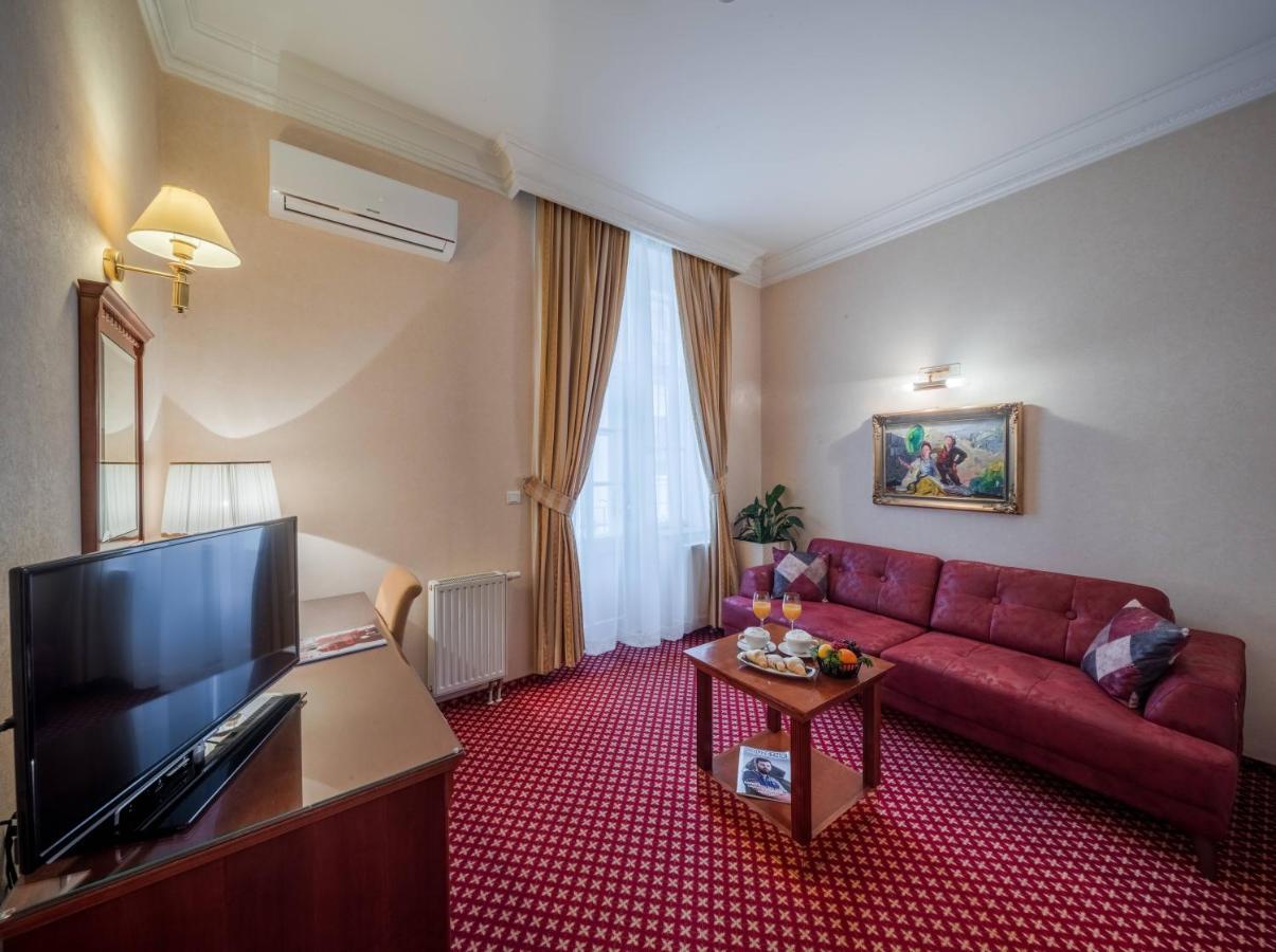 Hotel Waldinger Osijek Bagian luar foto