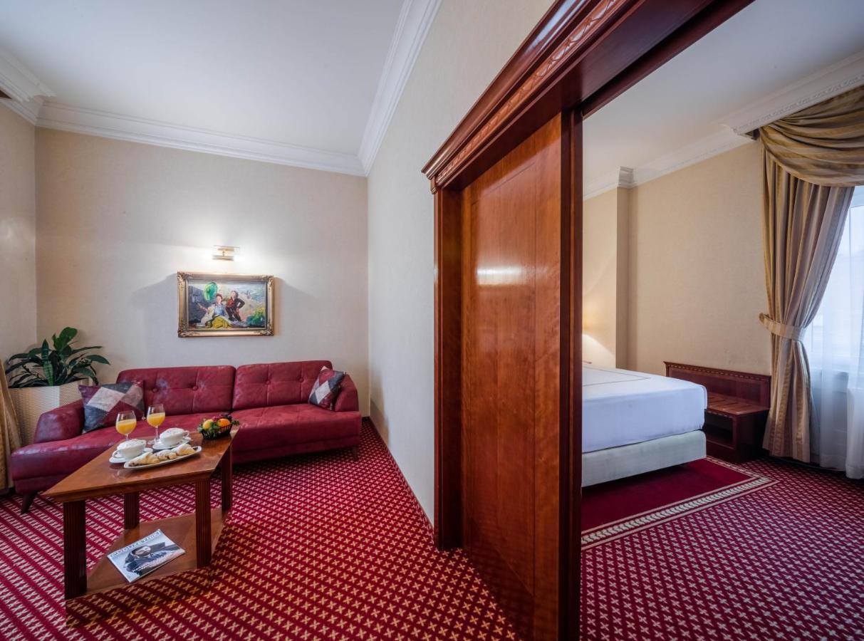 Hotel Waldinger Osijek Bagian luar foto